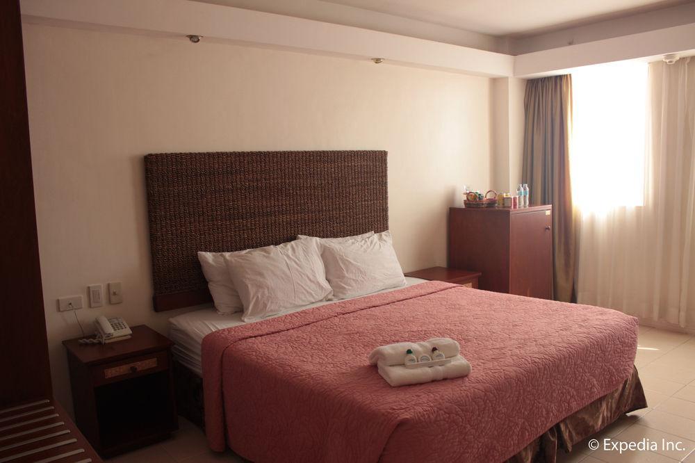 Wild Orchid Beach Resort Olongapo Dış mekan fotoğraf