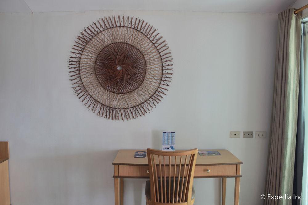 Wild Orchid Beach Resort Olongapo Dış mekan fotoğraf